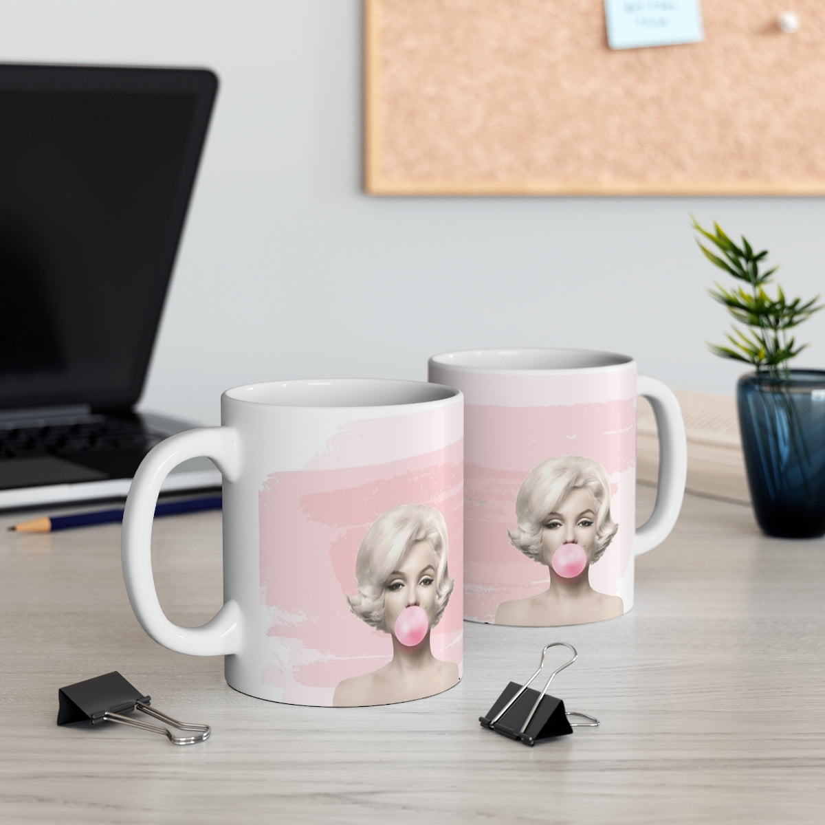 Marilyn Monroe Bubblegum Mug 11oz